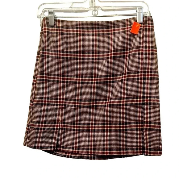 Plaid cute Love on a hanger juniors 9 mini skirt with little slits - Picture 1 of 6